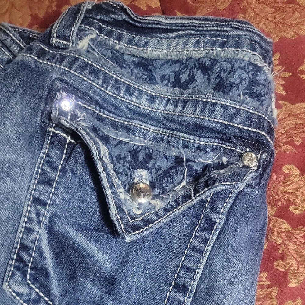 Miss Me Women's Jeans with Intricate Pocket Design - Picture 4 of 5